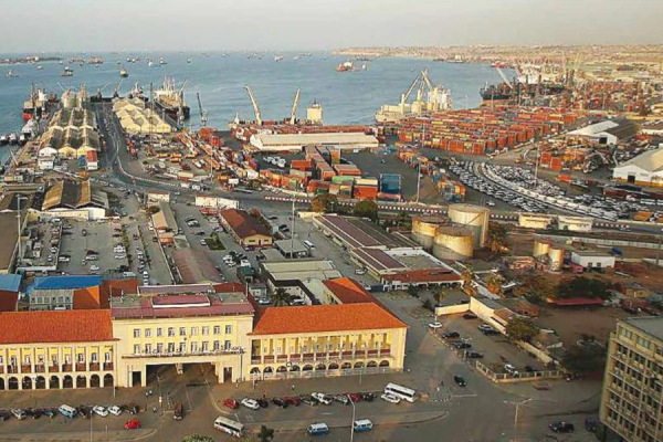 DP World já opera no porto de Luanda
